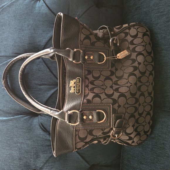 Coach purse. - Picture 1 of 7
